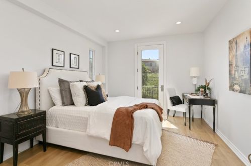 16 Dreamlight, Irvine CA  92603-4258 exterior