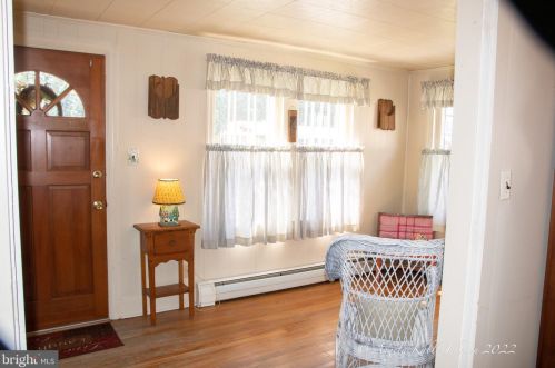 1006 Jefferson Ave, Charles Town, WV 25414-1249