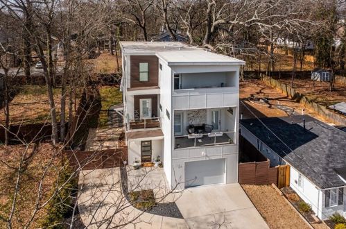 24 Hutchinson St, Atlanta GA  30307-2823 exterior