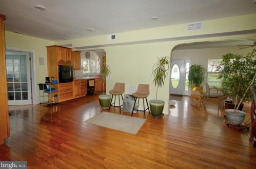 4907 Mariners Dr, Shady Side MD 20764-9752 exterior