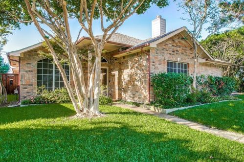 809 Lake Bluff Dr, Lewisville, TX 75028-7221