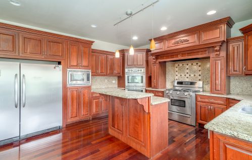 7650 Pineview Ln, Frankfort, IL 60423-4203