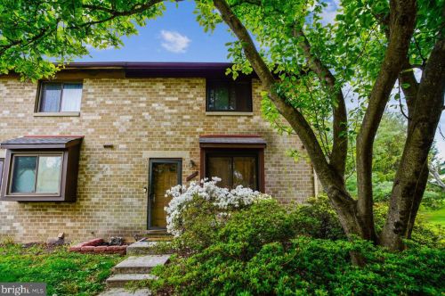 7000 Knighthood Ln, Columbia, MD 21045-4817