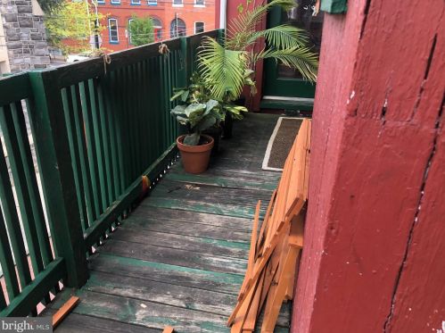 23 Walnut St, Lancaster PA  17602-2451 exterior