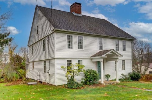 35 Smith St, Middletown, CT 06457-1740