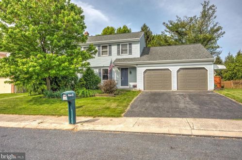 10 Market View Dr, Ephrata, PA 17522-8807