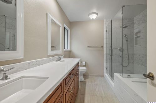 2520 Flintridge Dr, Glendale CA  91206-1033 exterior