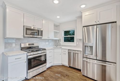 22 Stanford Dr, Hazlet NJ  07730-2314 exterior