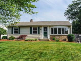 38 Timberland Dr, East Providence, RI 02915-1941