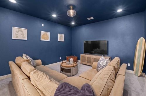 7904 Crandall Rd, Austin TX  78739-1910 exterior