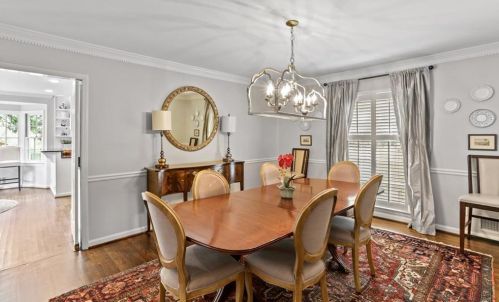 565 Mnr Rdg Dr, Atlanta GA  30305-3511 exterior
