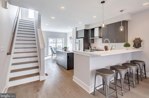 630 5th St, Philadelphia PA  19147-2216 exterior