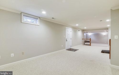 7742 Royal Sydney Dr, Gainesville VA  20155-2867 exterior