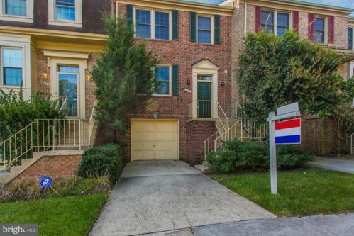 8427 Millwood Dr, Springfield, VA 22152-2836