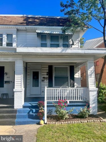 3211 6th St, Harrisburg, PA 17110-2208