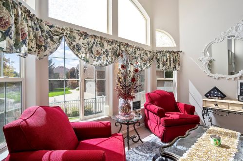 5156 Cherry Laurel Ln, Taylorsville, UT 84081-6134