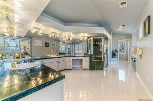 51 Cherry Hl Farm Dr, Englewood CO 80113-7169 exterior