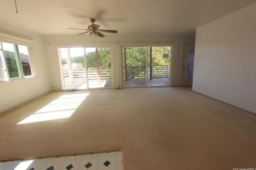 3086 Kaohinani Dr, Honolulu HI  96817-1040 exterior