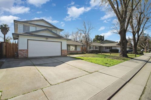 3218 Valley Forge Dr, Stockton, CA 95209-2131