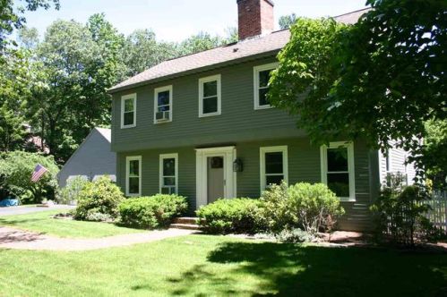 25 Nathan Lord Rd, Amherst, NH 03031-3005