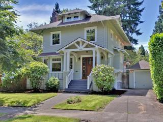 2009 24th Ave, Portland, OR 97212-4722