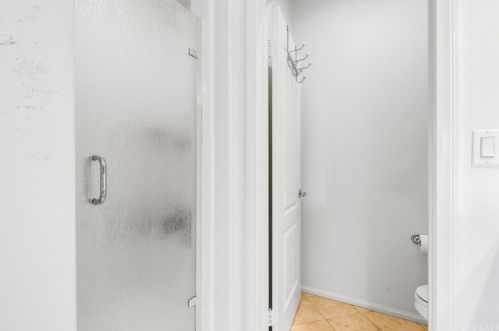 61 Nature, Irvine CA  92620-3827 exterior