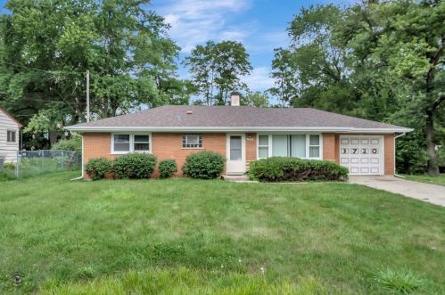 3720 162nd Pl, Dixmoor, IL 60428-4414