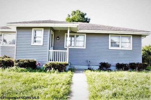 515 Ohio Ave, White Hall, WV 26554-4154