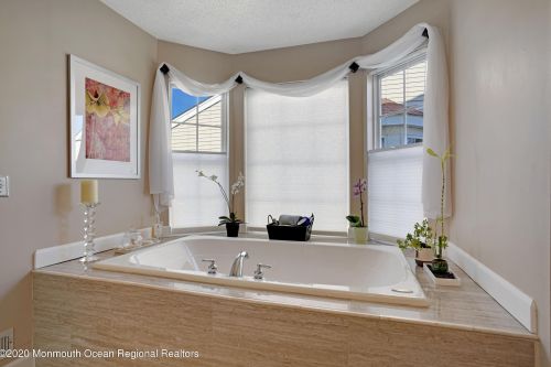 104 Annapolis St, Tinton Falls NJ  07712-3174 exterior