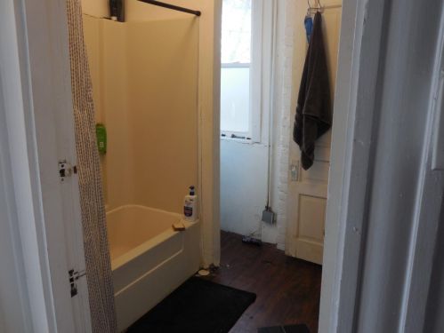 2414 Clifton Ave, Cincinnati OH  45219-1315 exterior