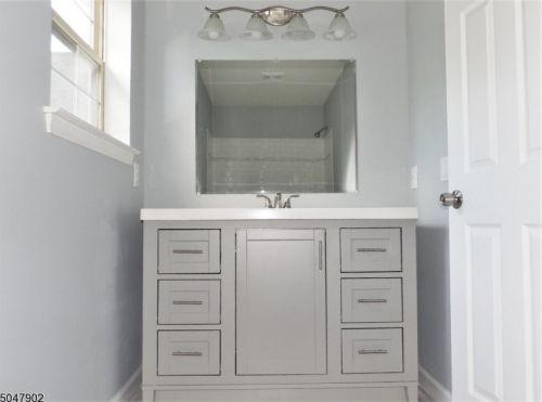 55 Saxton Dr, Hackettstown NJ  07840-1742 exterior