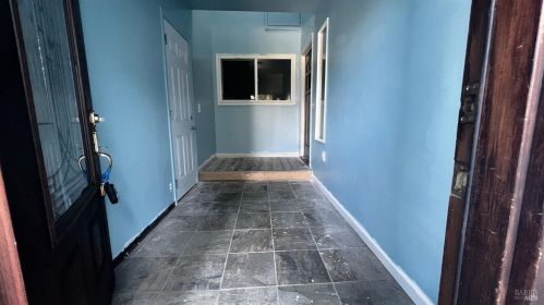 2041 Peacock Dr, Willits, CA 95490-8032