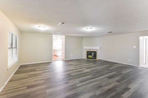 2121 Rolling Creek Run, Fort Worth TX  76108-4937 exterior