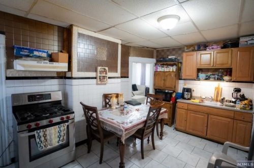 255 16th St, Paterson NJ exterior