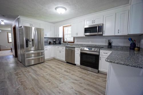 37 Tokanel Dr, Londonderry, NH 03053-3591