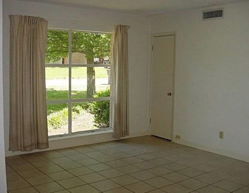 8743 Boundbrook Ave, Dallas, TX 75243-7003