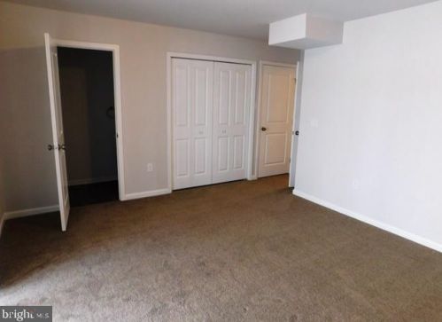 801 Grant Dr, Hanover, PA 17331-2072