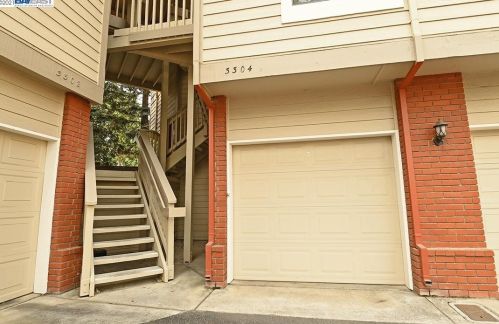 3304 Smoketree Commons Dr, Pleasanton, CA 94566-7959
