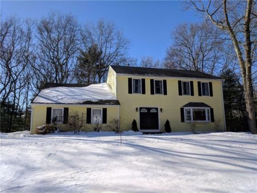 15 Giblin Ln, Coventry, RI 02816-6453
