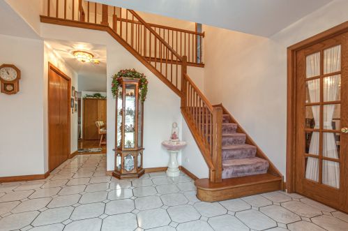 1704 Frediani Ct, Mount Prospect, IL 60056-2881