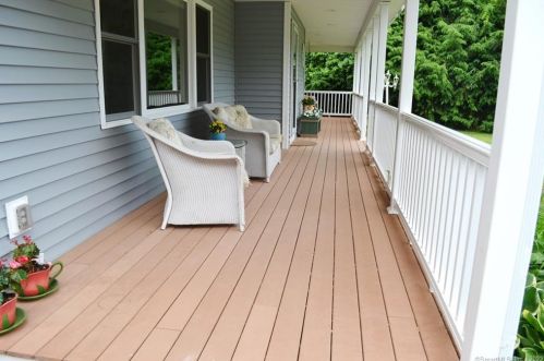 61 Stonehenge Dr, Windsor, CT 06095-1947