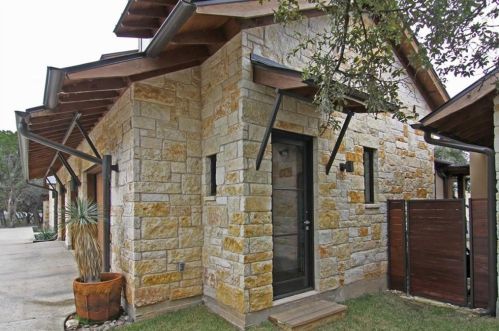 7080 Comanche Trl, Austin, TX 78732-1004