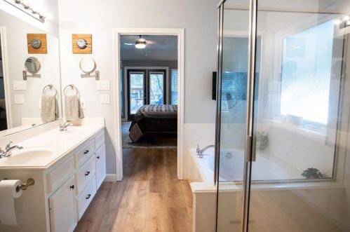 84 Oak Grove Ln, Conroe TX  77304-2515 exterior