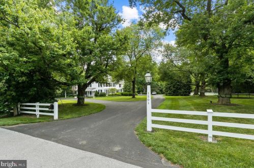 1501 Clayton Rd, Lancaster PA  17603-2405 exterior