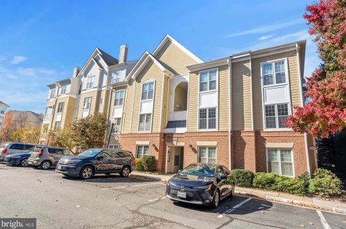 2100 Highcourt Ln, Herndon, VA 20170-5890