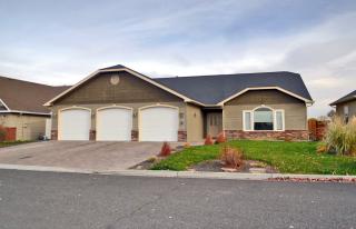 711 87th Ave, Yakima, WA 98908-9328