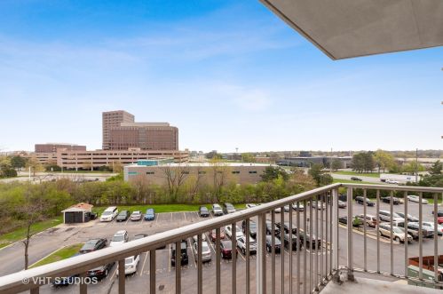 40 Tower Rd, Oak Brook IL  60523-1155 exterior