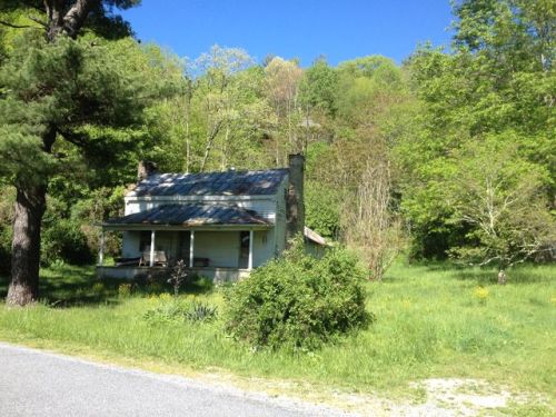 1248 Coffeytown Rd, Vesuvius, VA 24483-2826