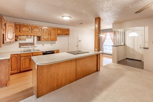 1808 Lake Shore Ct, Fort Worth TX  76103-1512 exterior