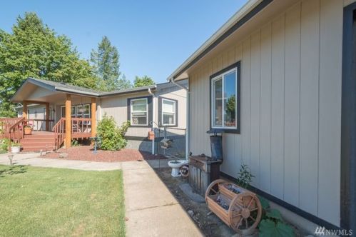 856 Spencer Rd, Winlock, WA 98591-9210